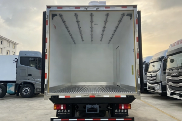 Sandwich Panels Ideal for Truck Body Fabrication