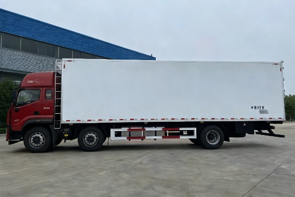 Do Sandwich Panels Really Save You Time and Money in Truck Body Fabrication
